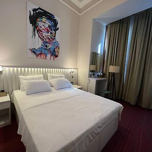 Rafinn Hotel